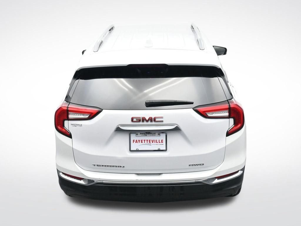 Used 2024 GMC Terrain SLT image 27