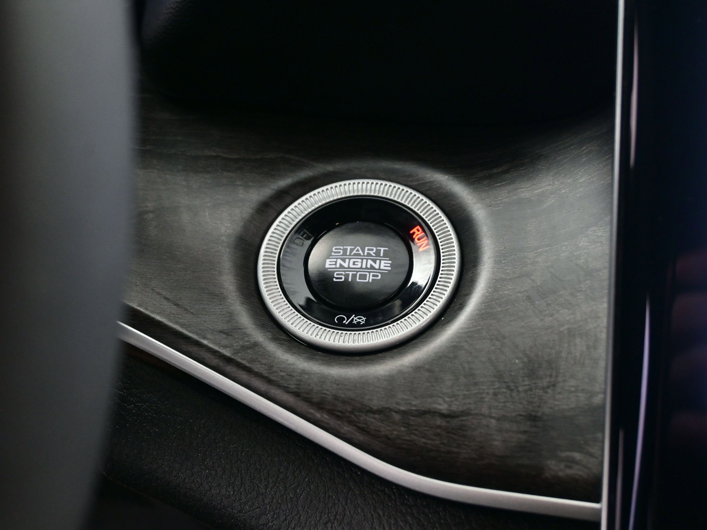 Used 2025 Jeep Grand Cherokee L Limited image 24