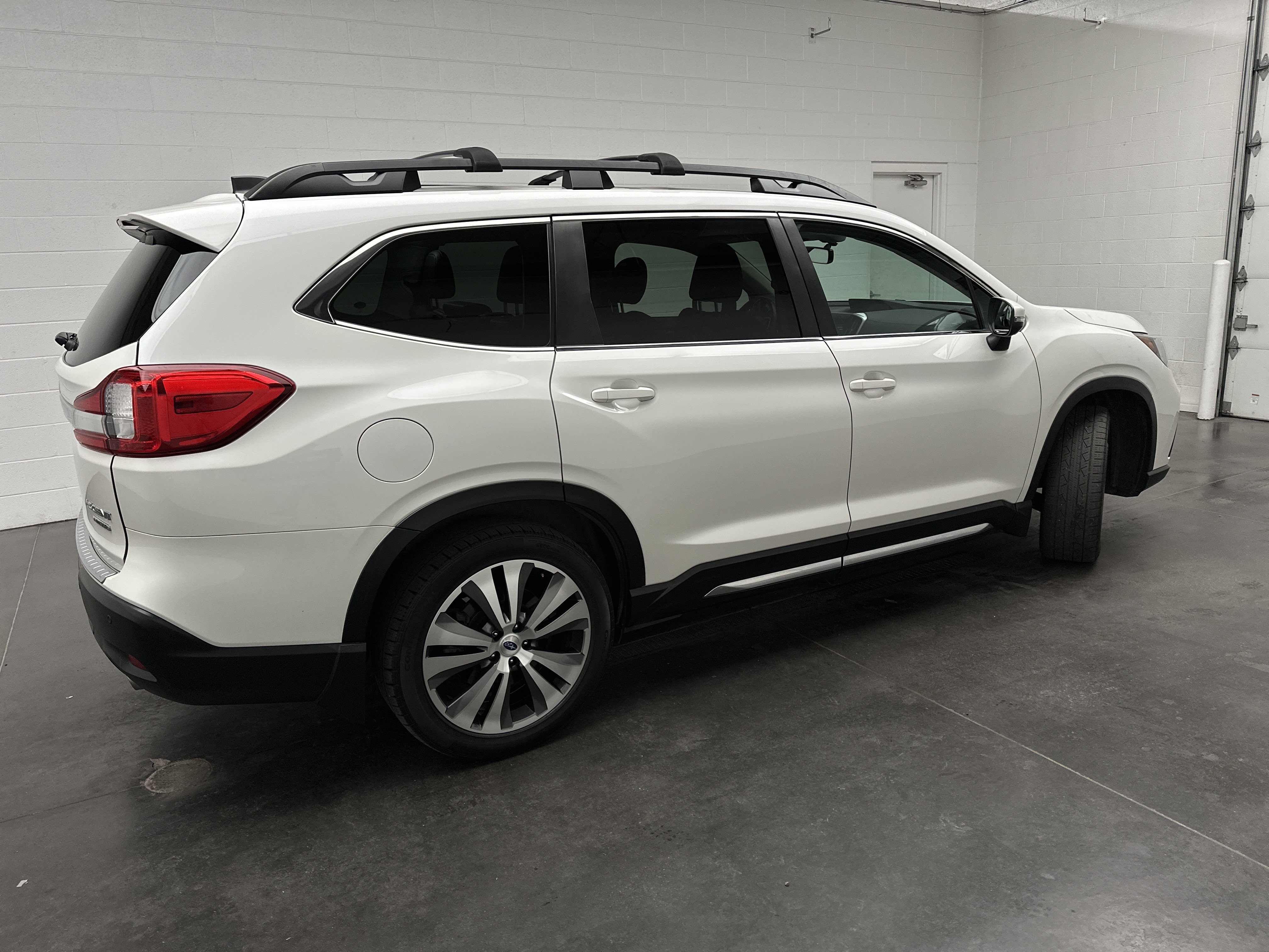 Used 2022 Subaru Ascent Limited w/ Technology Package AWD/4WD image 9