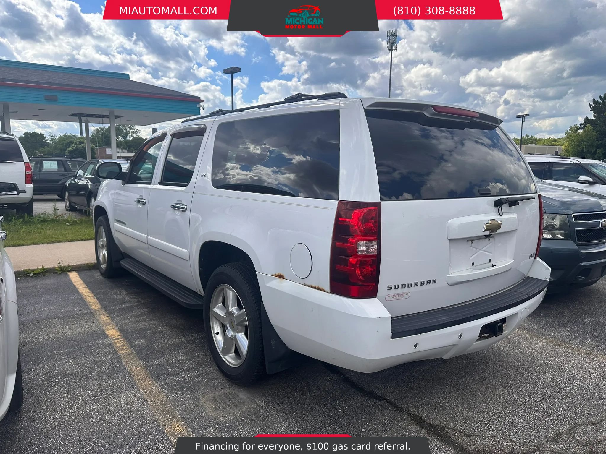 Used 2008 Chevrolet Suburban LTZ w/ LTZ Preferred Equipment Group AWD/4WD image 6