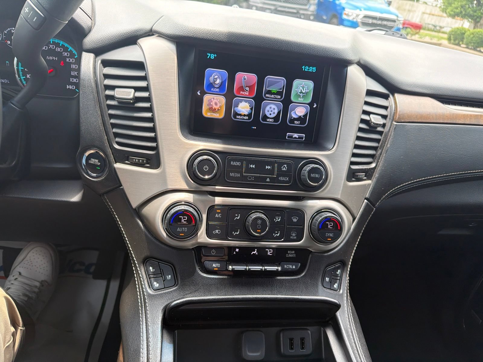 Used 2019 GMC Yukon XL Denali w/ Denali Ultimate Package AWD/4WD image 11