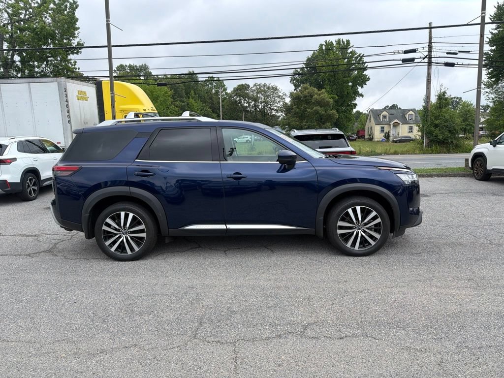 Used 2024 Nissan Pathfinder Platinum w/ Cargo Package AWD/4WD image 5