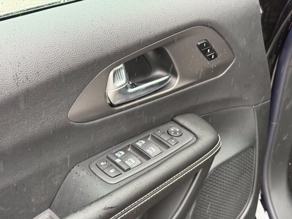 New 2027 Chrysler Pacifica Select w/ Family Tech Group FWD image 10