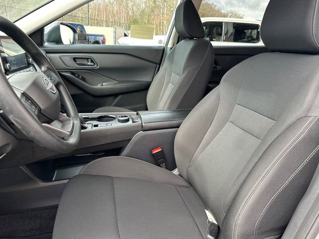 Used 2025 Nissan Rogue S image 36