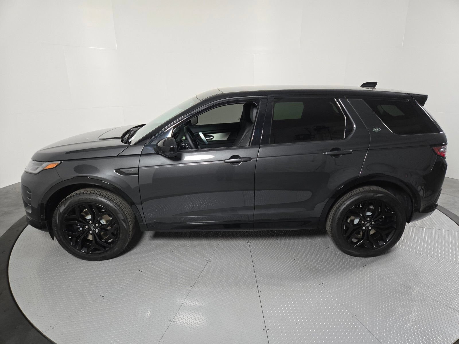 New 2026 Land Rover Discovery Sport Landmark AWD/4WD image 34
