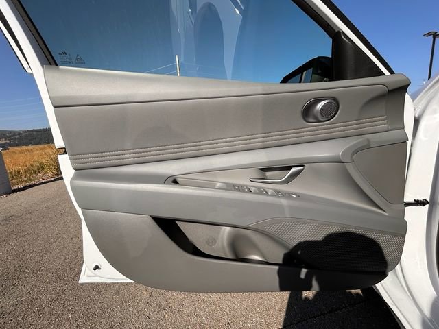 New 2025 Hyundai Elantra Sport image 22