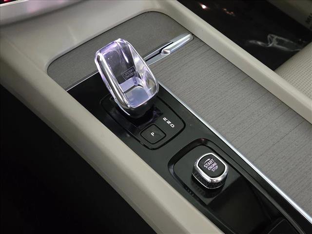 Used 2023 Volvo XC60 T8 Ultimate image 12