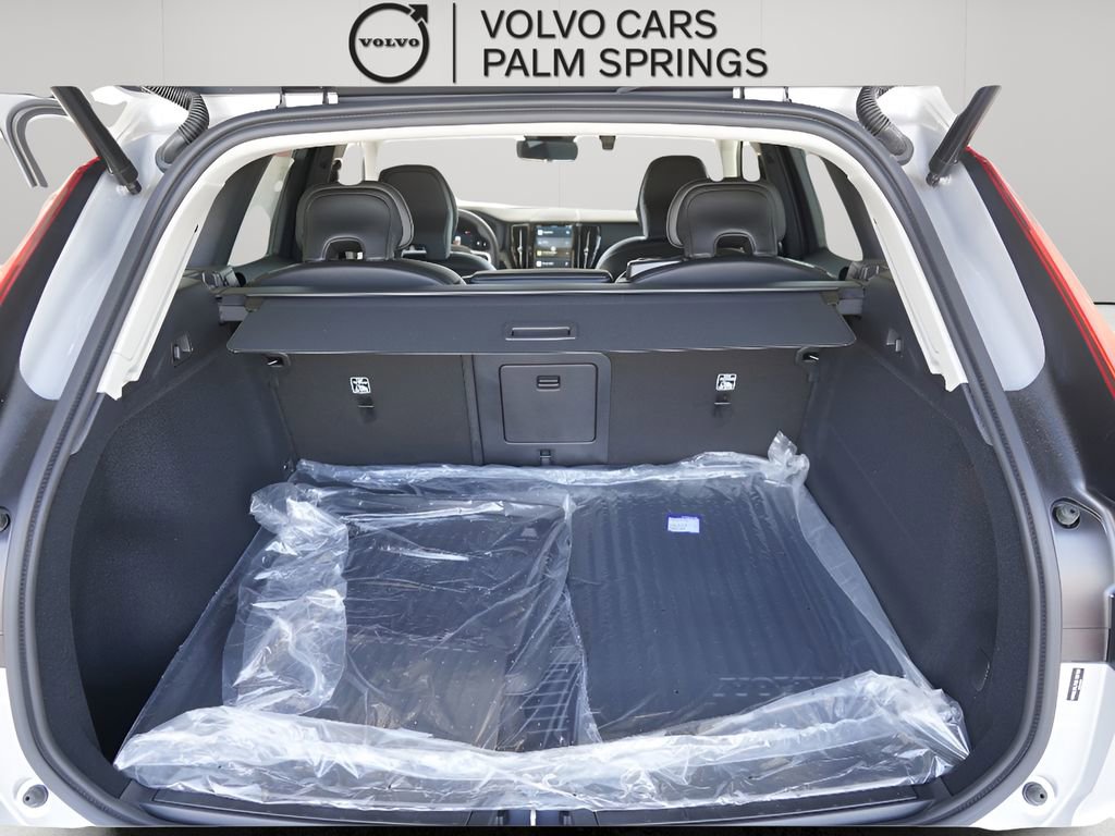 New 2025 Volvo XC60 B5 Core w/ Climate Package image 19