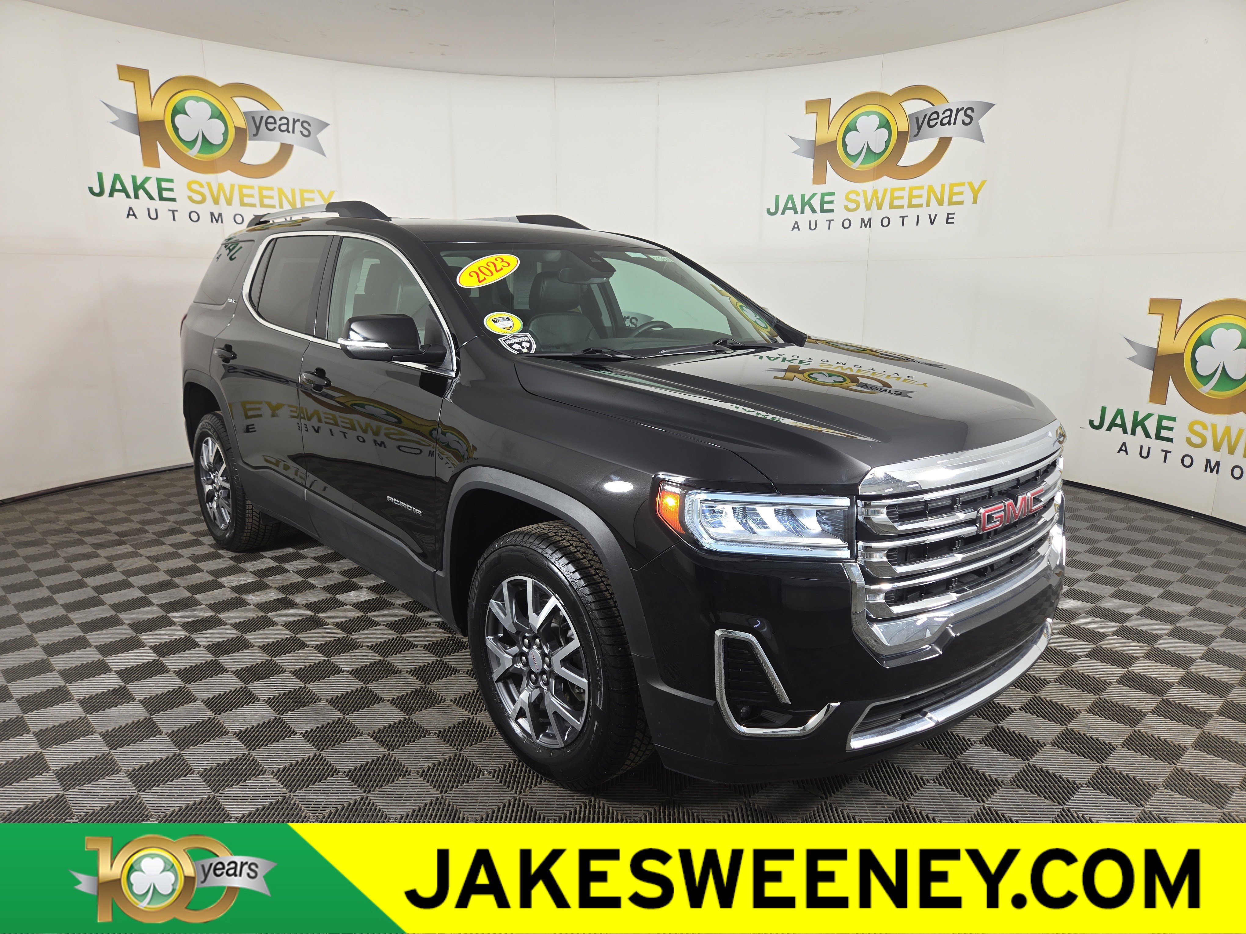 Certified 2023 GMC Acadia SLT image 1