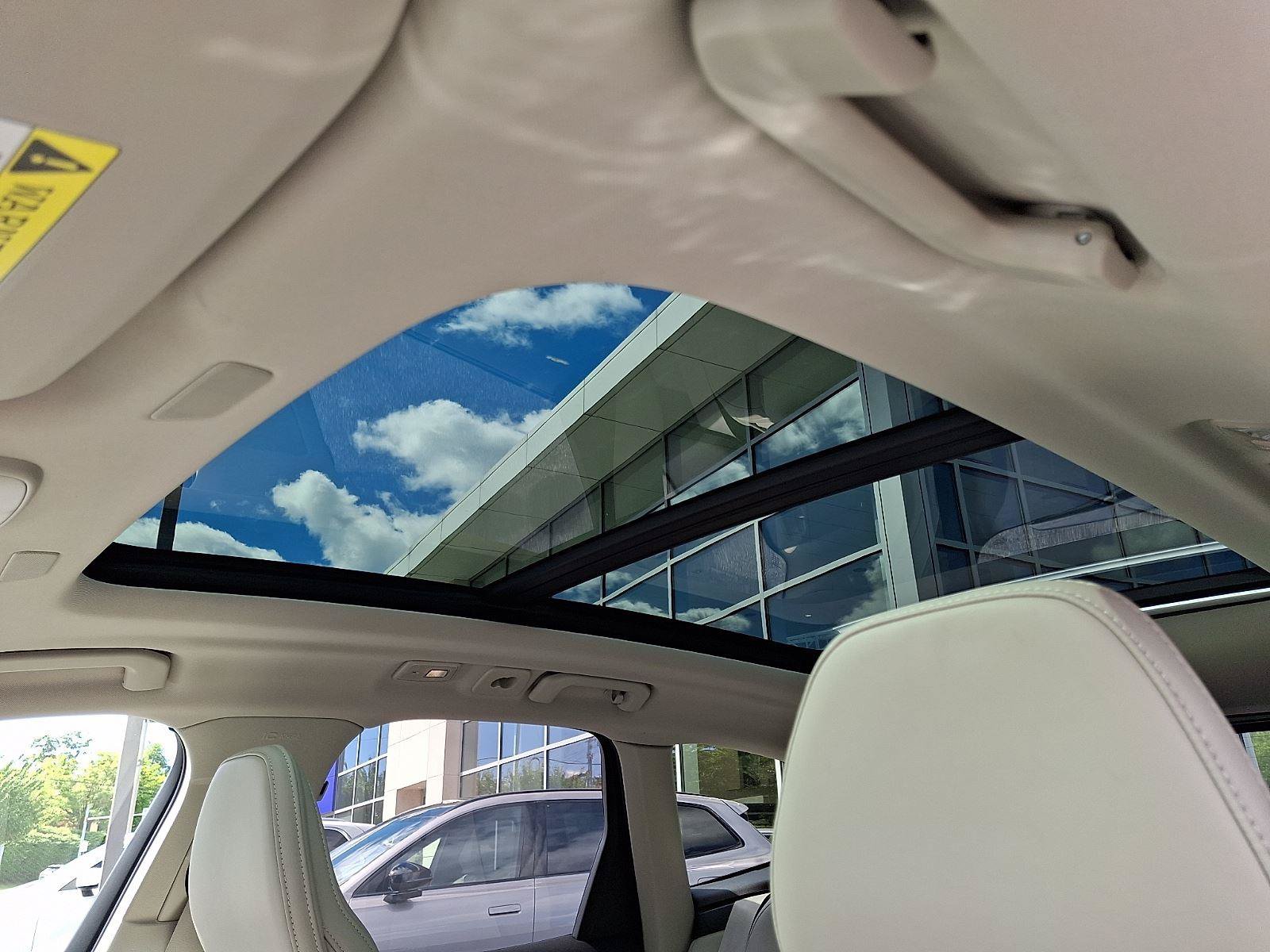 Certified 2023 Volvo XC60 B6 Ultimate w/ Climate Package AWD/4WD image 15