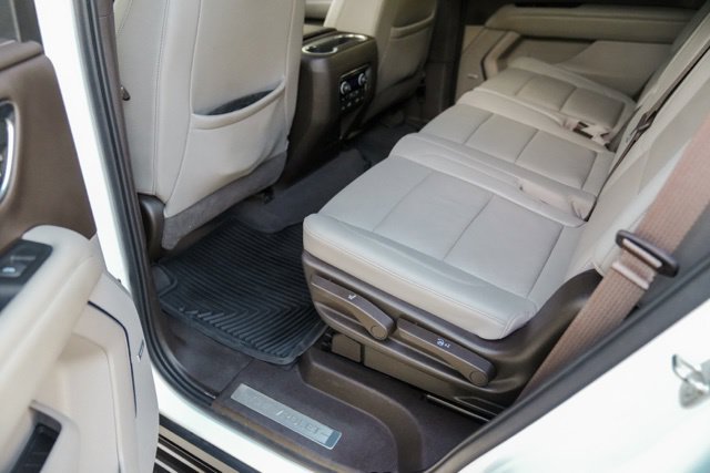 Used 2021 Chevrolet Tahoe LT w/ Luxury Package RWD image 42