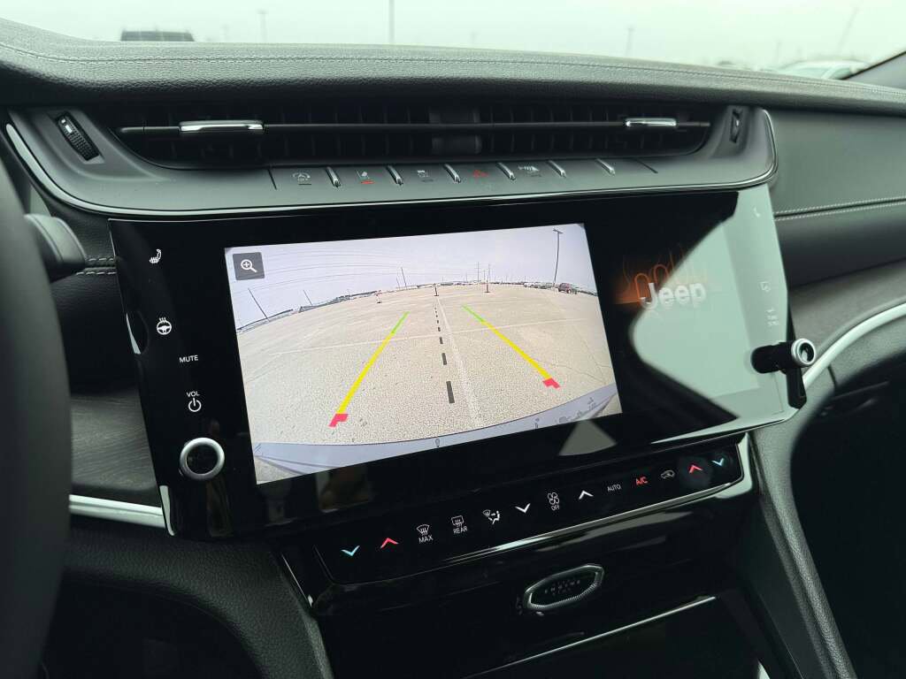 New 2026 Jeep Grand Cherokee Altitude image 34