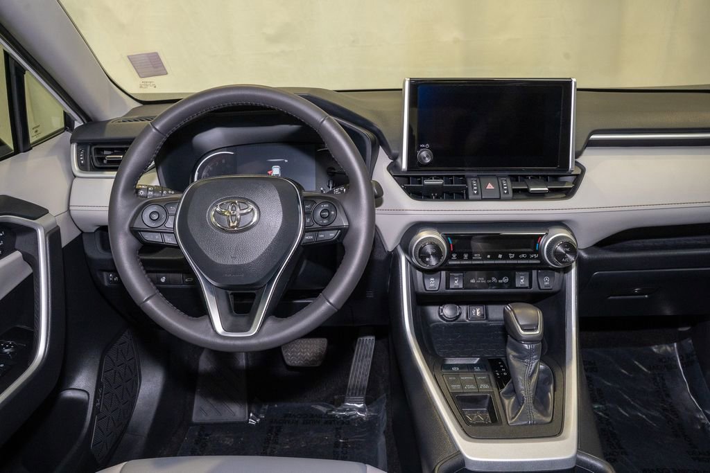 Used 2025 Toyota RAV4 XLE Premium image 7