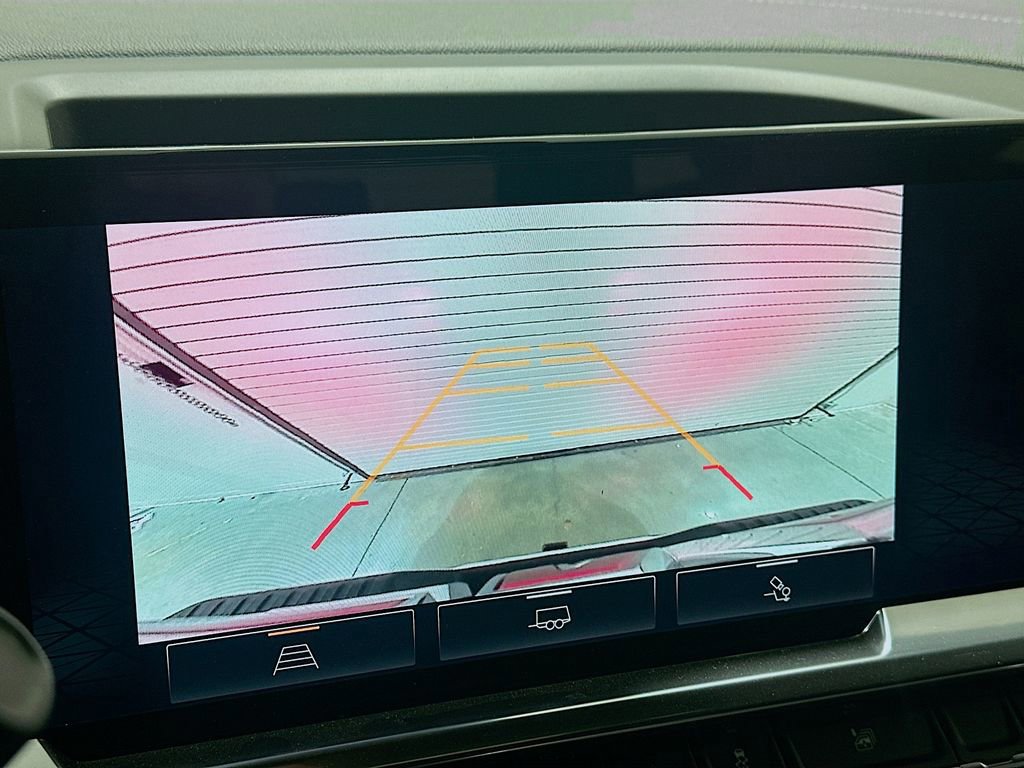 New 2026 GMC Sierra 3500 SLT w/ SLT Convenience Package image 14