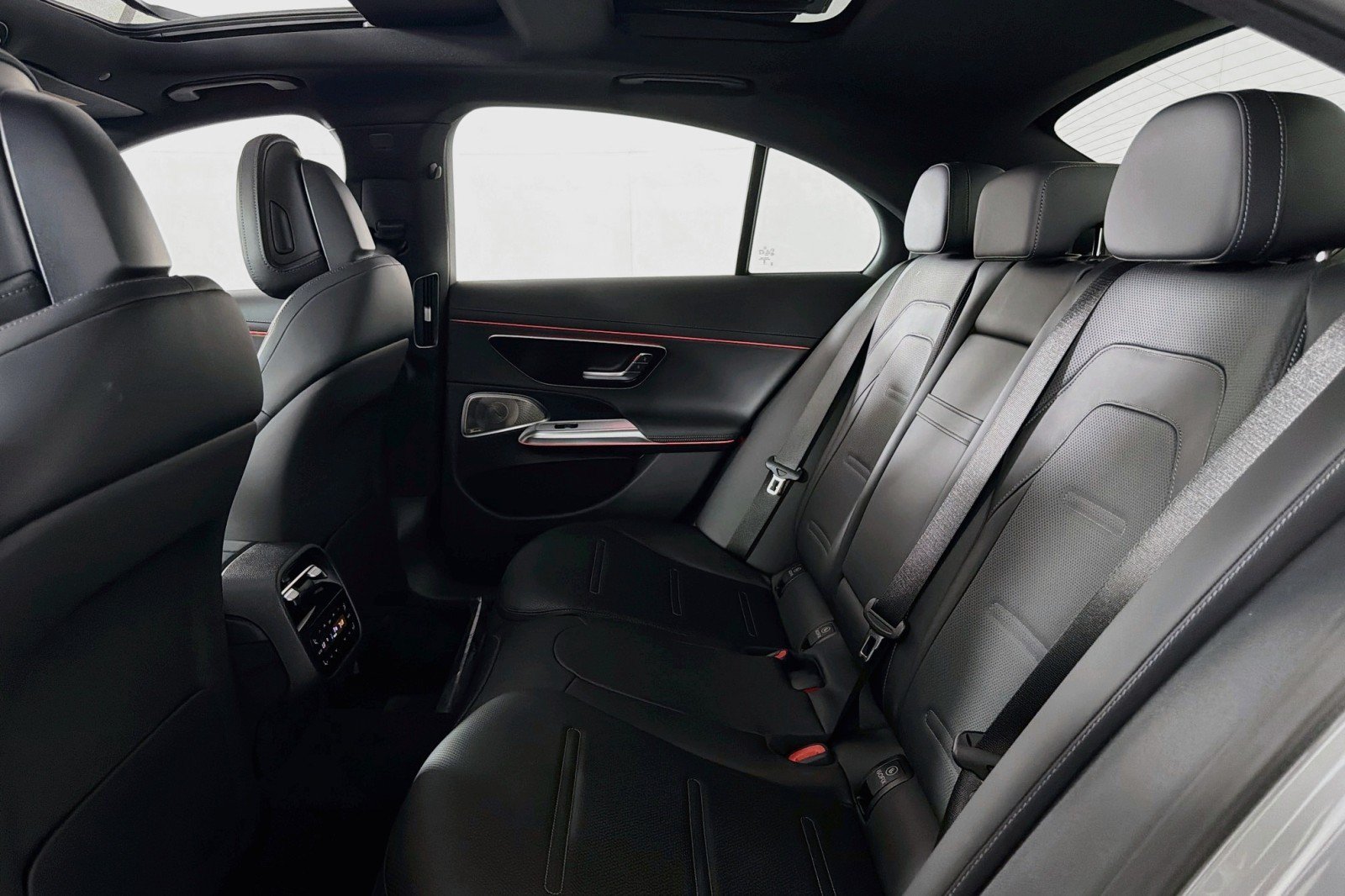 New 2026 Mercedes-Benz E 53 AMG e 4MATIC Sedan image 7