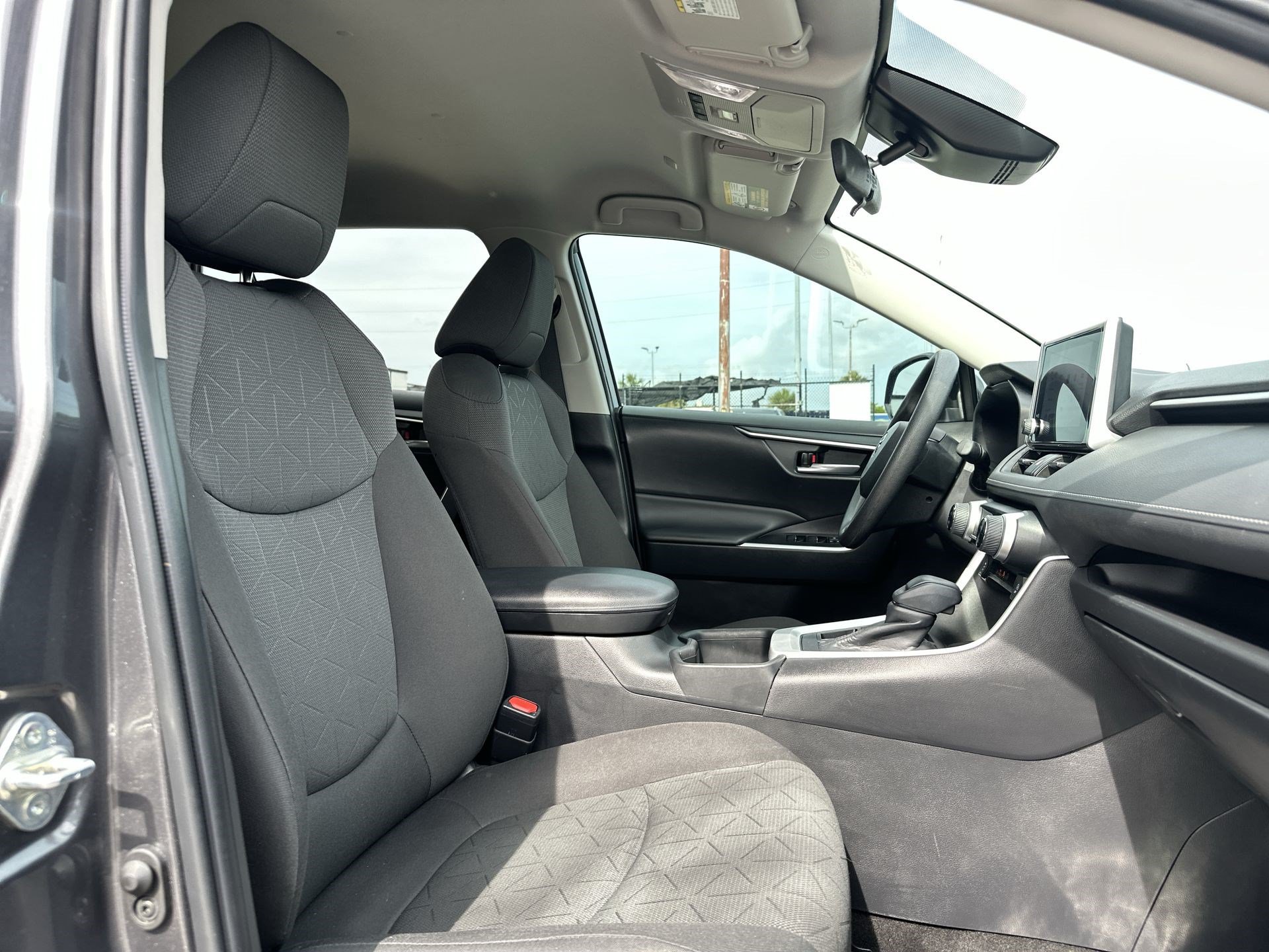 Used 2023 Toyota RAV4 XLE AWD/4WD image 23