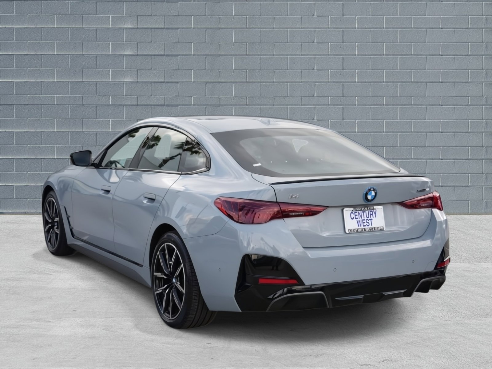 Certified 2025 BMW i4 xDrive40i image 4