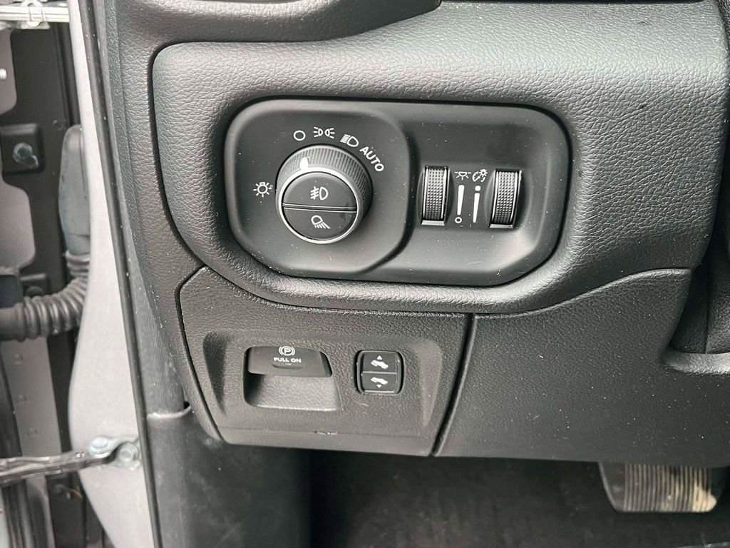 Used 2020 RAM 1500 Laramie w/ Sport Appearance Package AWD/4WD image 18