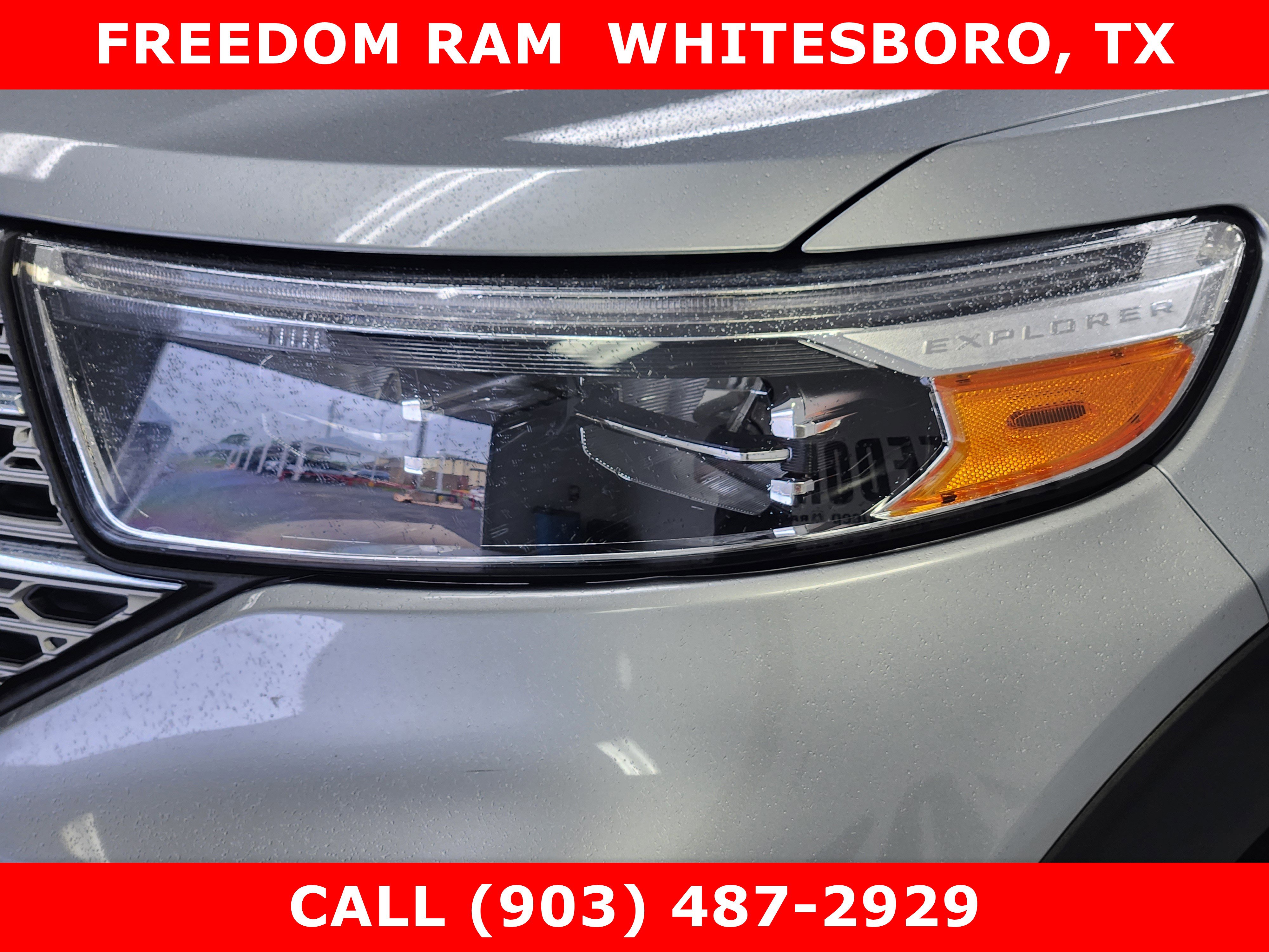 Used 2024 Ford Explorer Limited AWD/4WD image 5