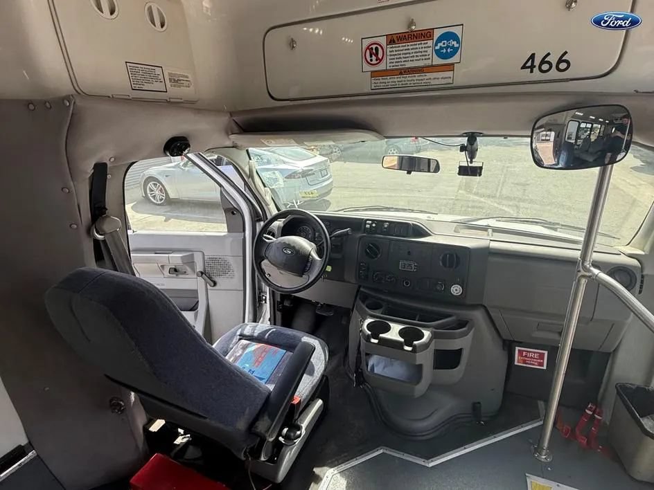 Used 2015 Ford E-350 and Econoline 350 Super Duty RWD image 22