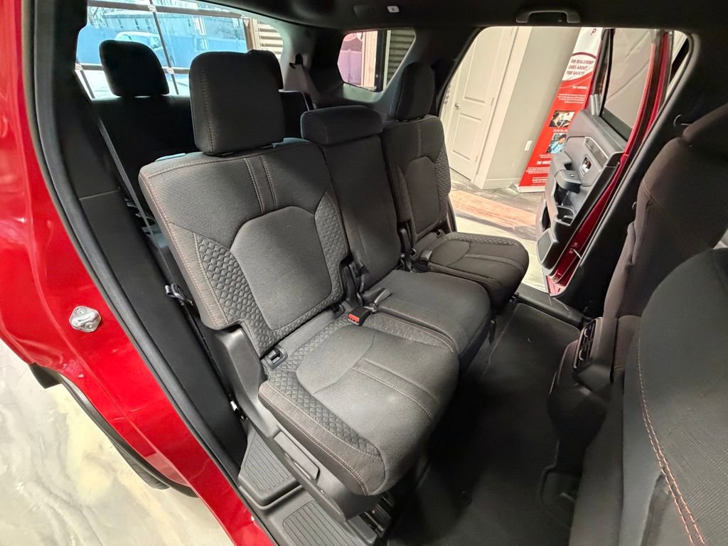 Used 2025 Honda Pilot Sport image 5