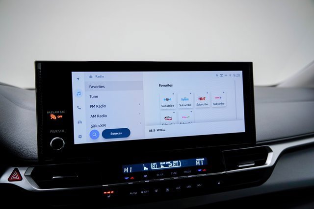 Certified 2025 Toyota Sienna XLE image 21