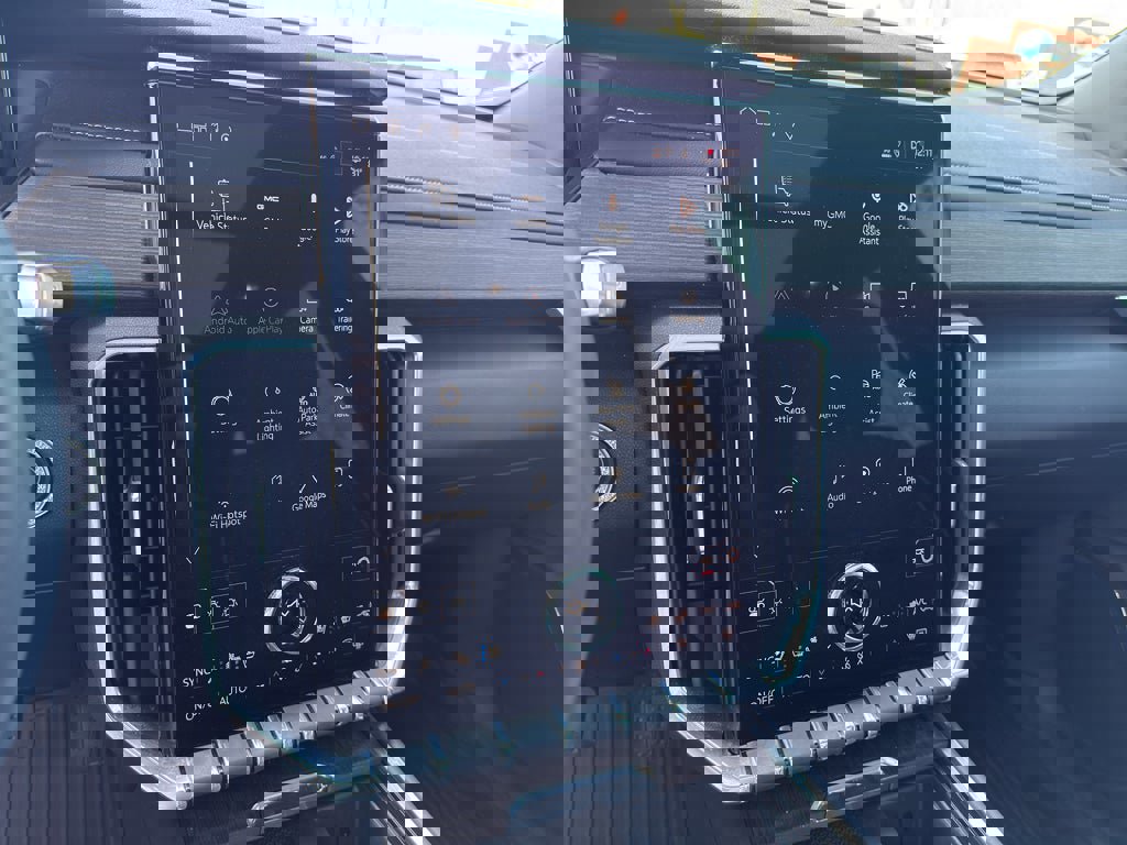 Used 2025 GMC Acadia Denali w/ Super Cruise Package image 16