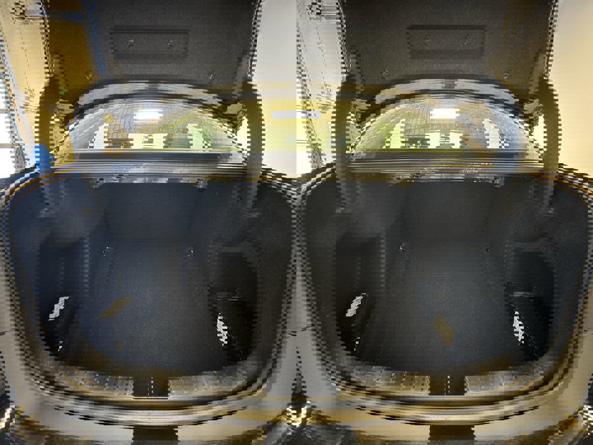 Used 2018 BMW 320i xDrive Sedan image 22