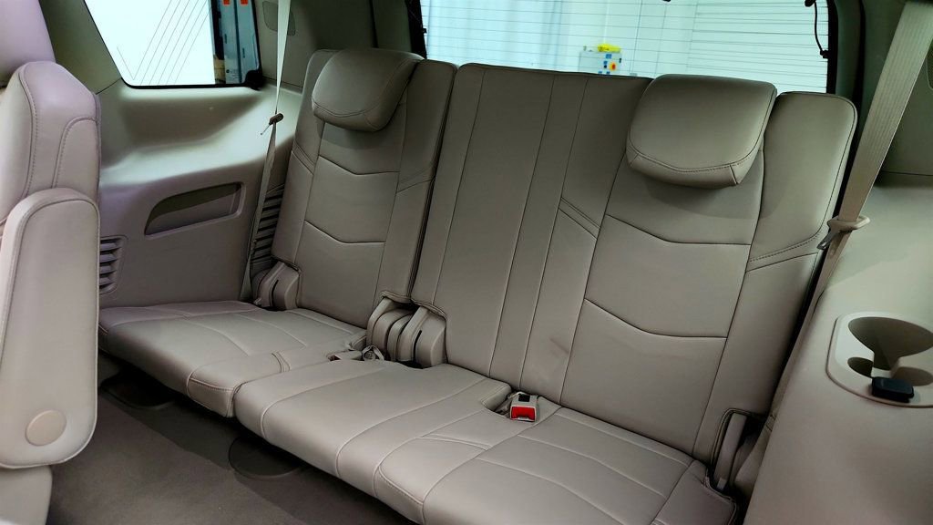 Used 2019 Cadillac Escalade Premium Luxury AWD/4WD image 22