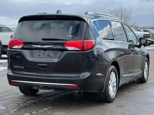 Used 2018 Chrysler Pacifica Touring-L Plus image 48