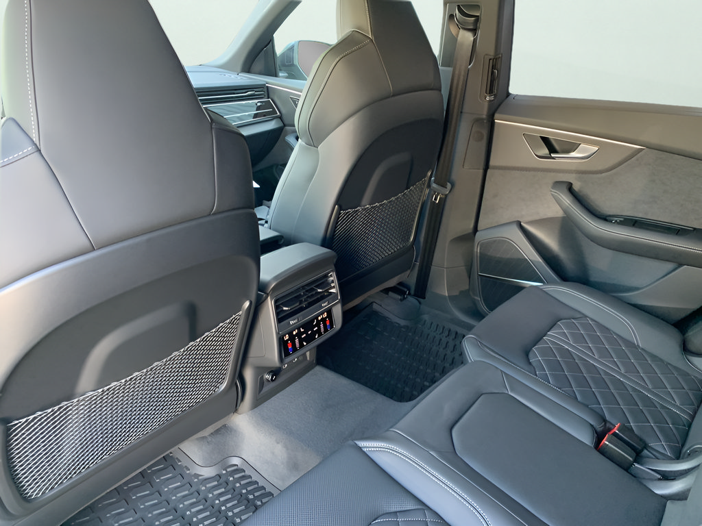 New 2026 Audi SQ8 Premium Plus AWD/4WD image 42