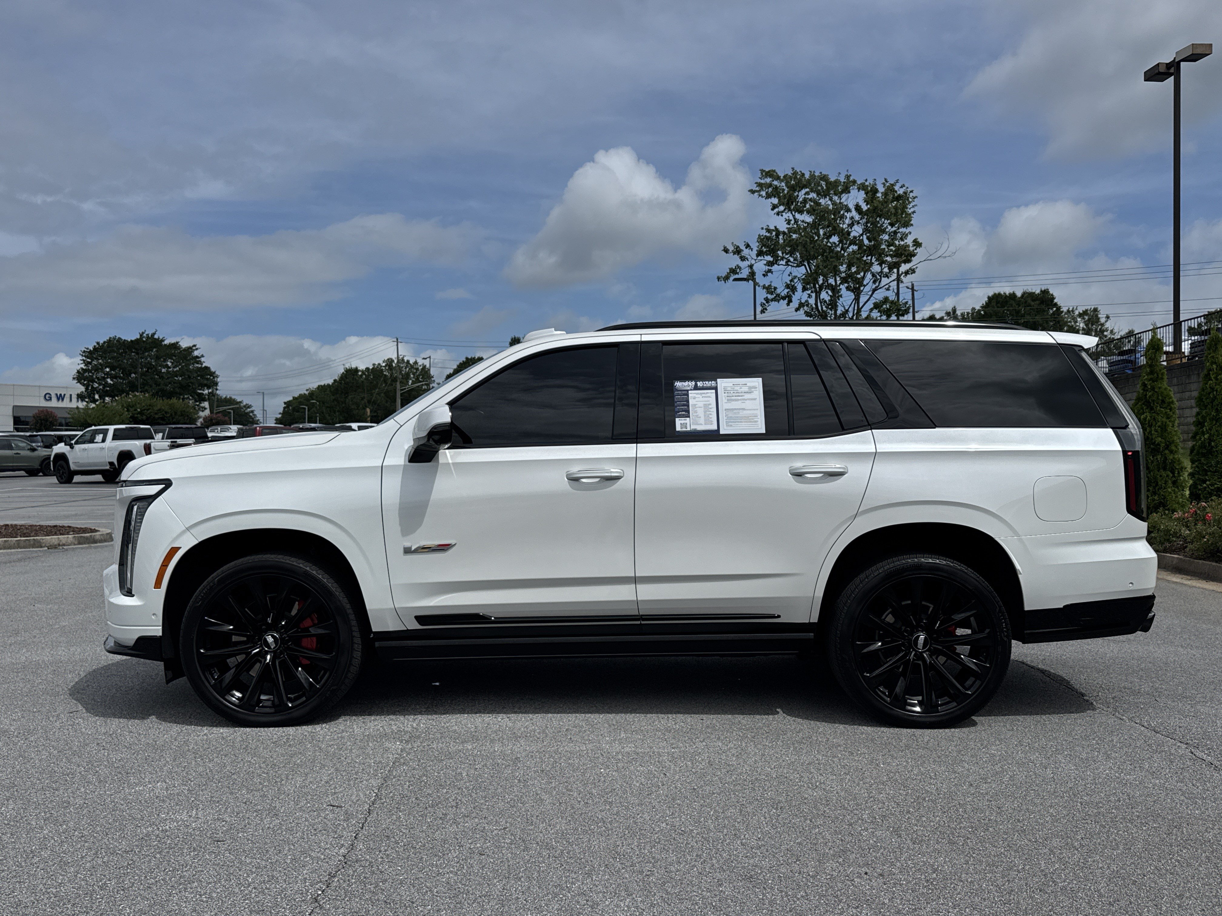 Used 2025 Cadillac Escalade V w/ LPO, ONYX Package AWD/4WD image 7