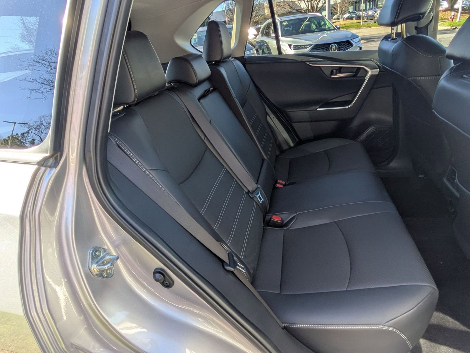 Used 2023 Toyota RAV4 Limited image 27