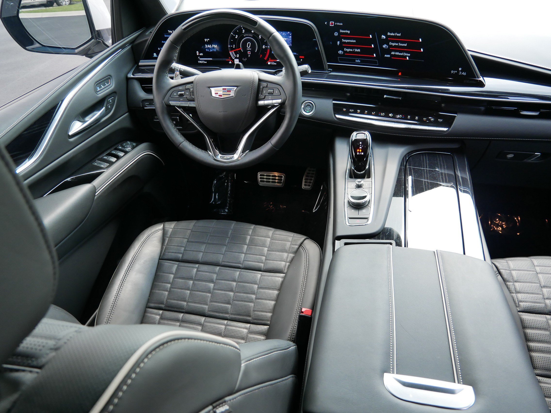 Certified 2024 Cadillac Escalade V w/ LPO, ONYX Package AWD/4WD image 9