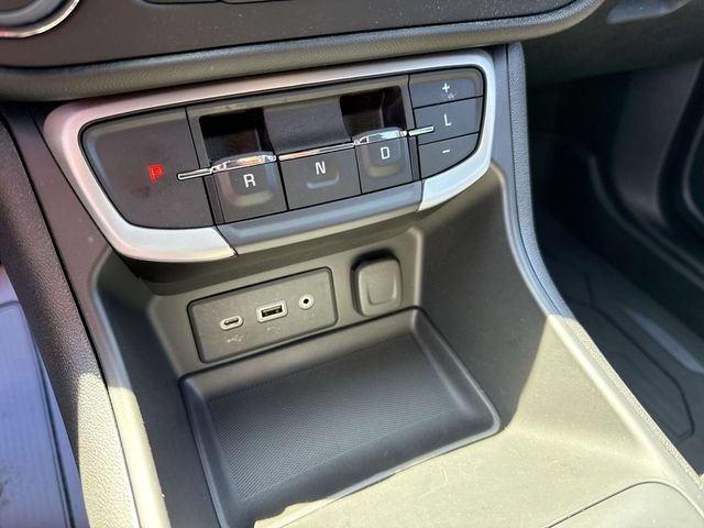 Used 2023 GMC Terrain SLE w/ Driver Convenience Package FWD image 20