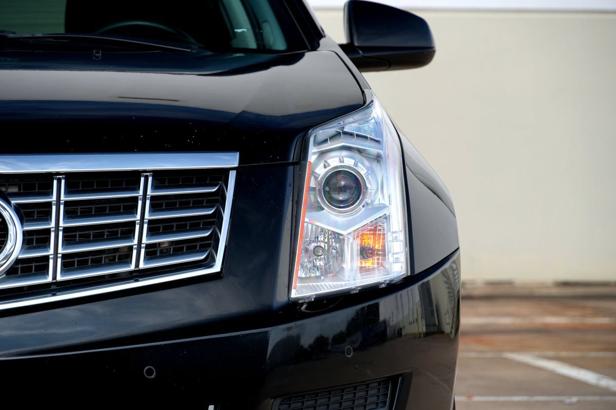 Used 2013 Cadillac SRX Luxury w/ Driver Awareness Package FWD image 21