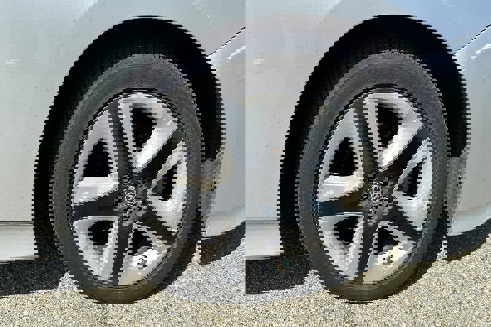 Used 2016 Toyota Prius Three Touring FWD image 15