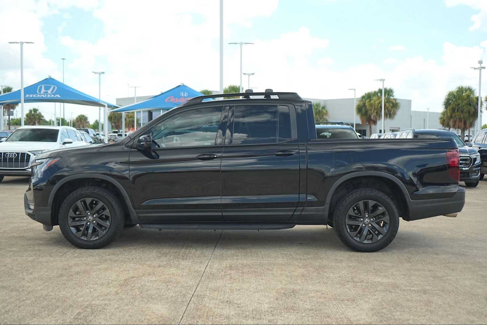 Used 2023 Honda Ridgeline Sport image 2