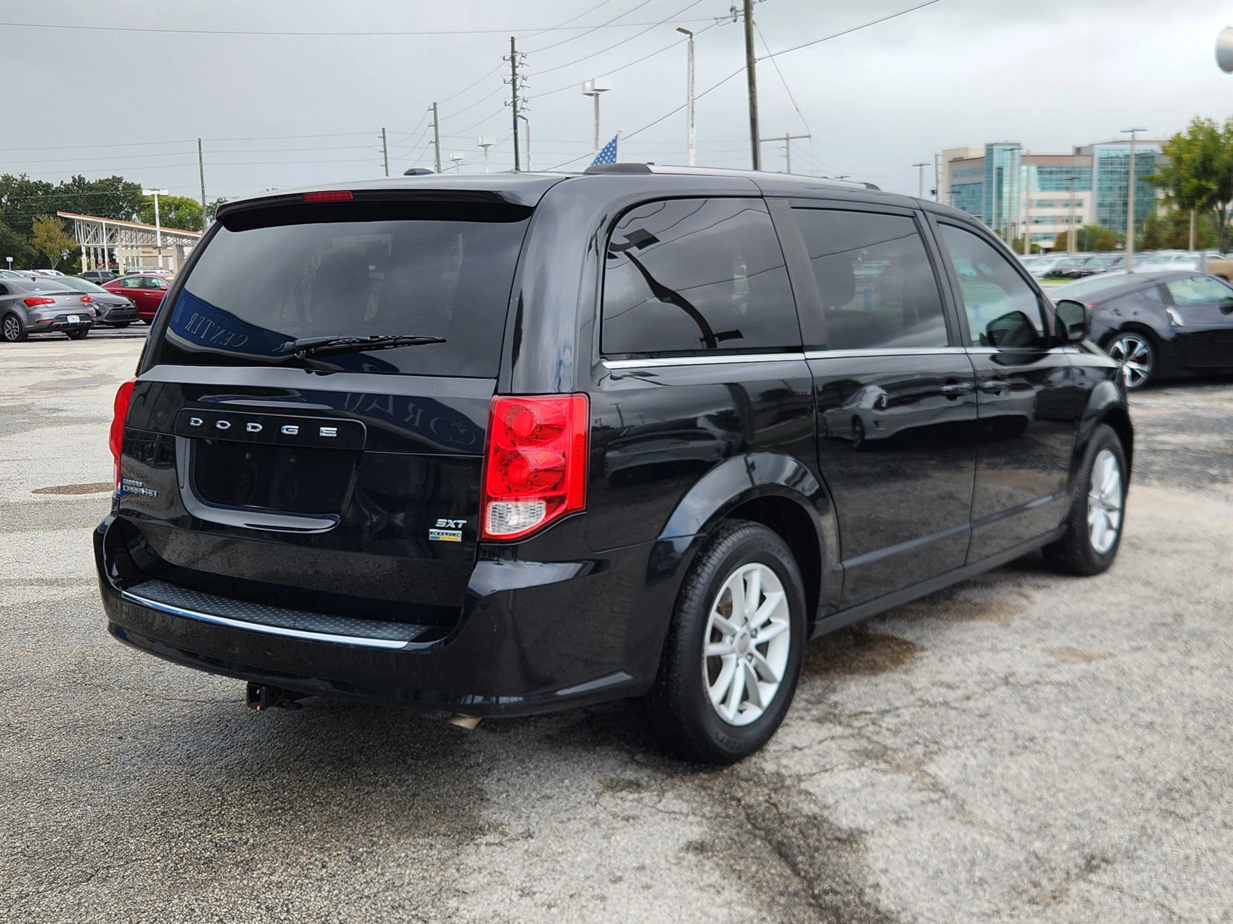 Used 2019 Dodge Grand Caravan SXT image 8