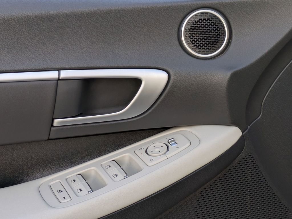 Used 2025 Hyundai Sonata SEL image 13