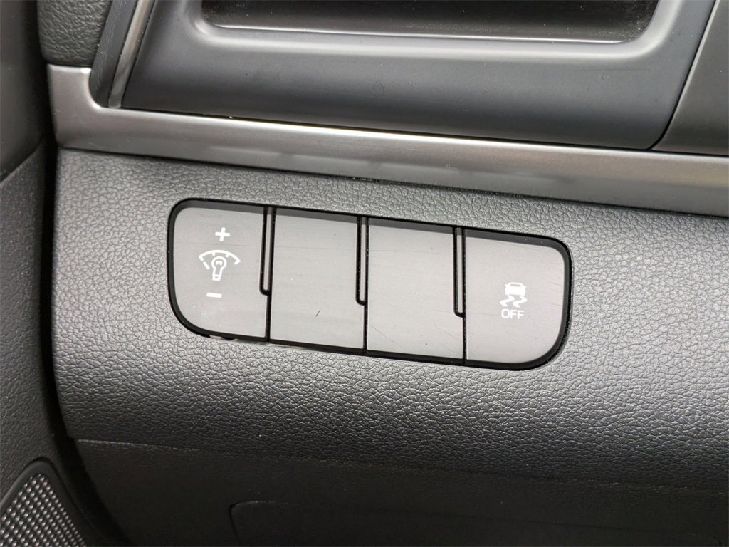 Used 2019 Hyundai Elantra SE w/ Cargo Package image 30