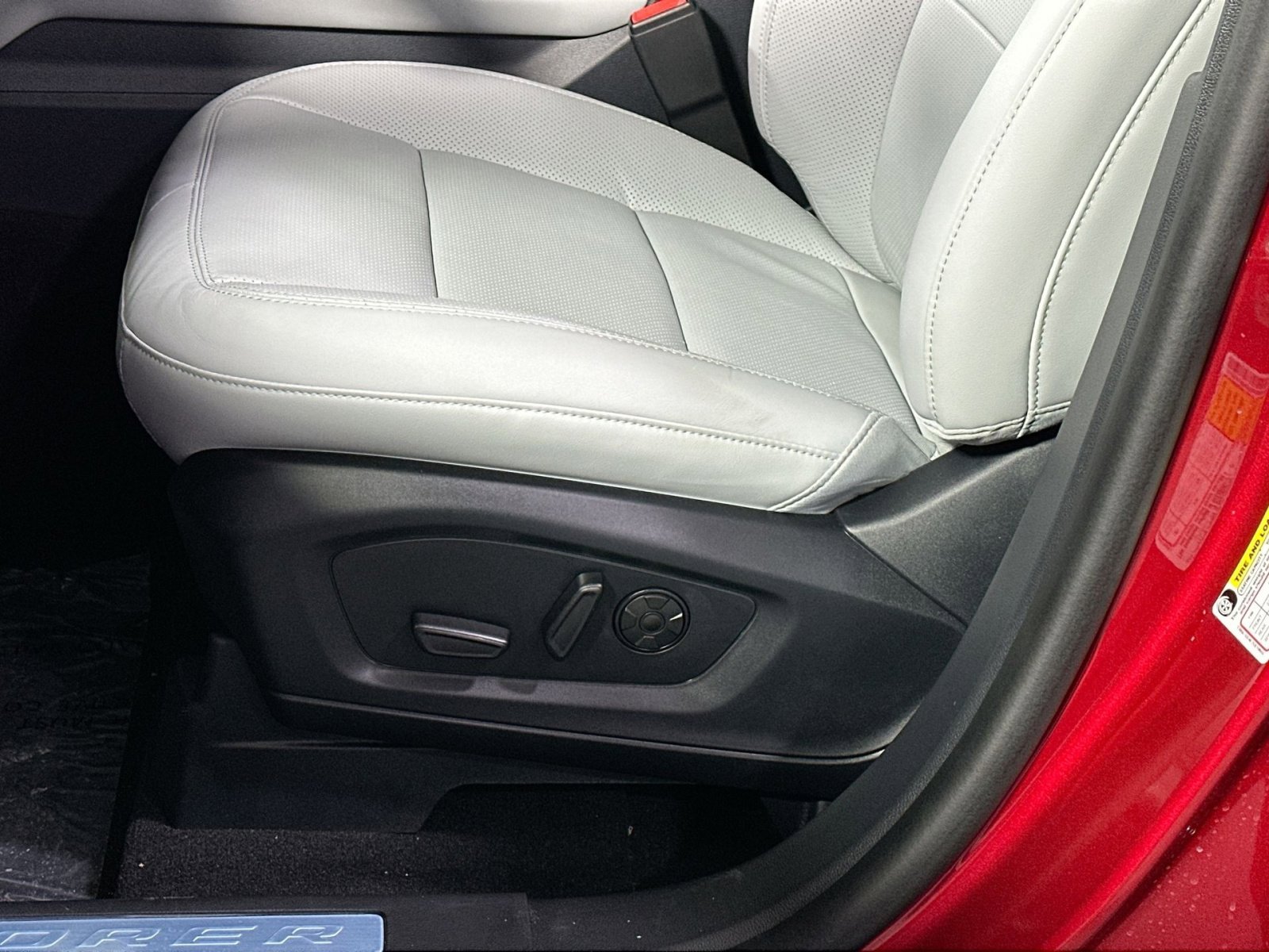 New 2026 Ford Explorer Platinum w/ LUX Leather Package image 14