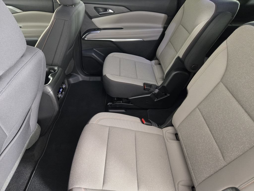 New 2026 Chevrolet Traverse LT w/ Midnight/Sport Edition FWD image 40