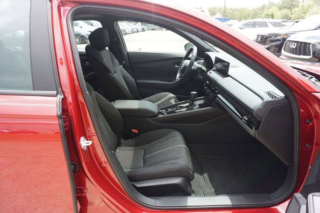 Used 2025 Honda Accord Sport image 15