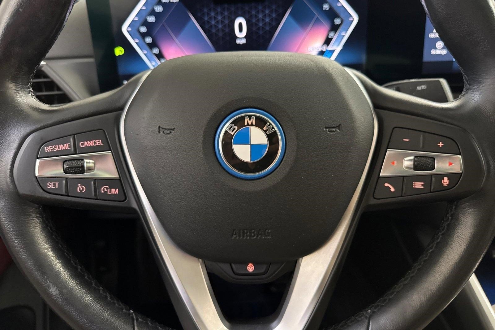 Used 2023 BMW i4 eDrive40 w/ Premium Package RWD image 17