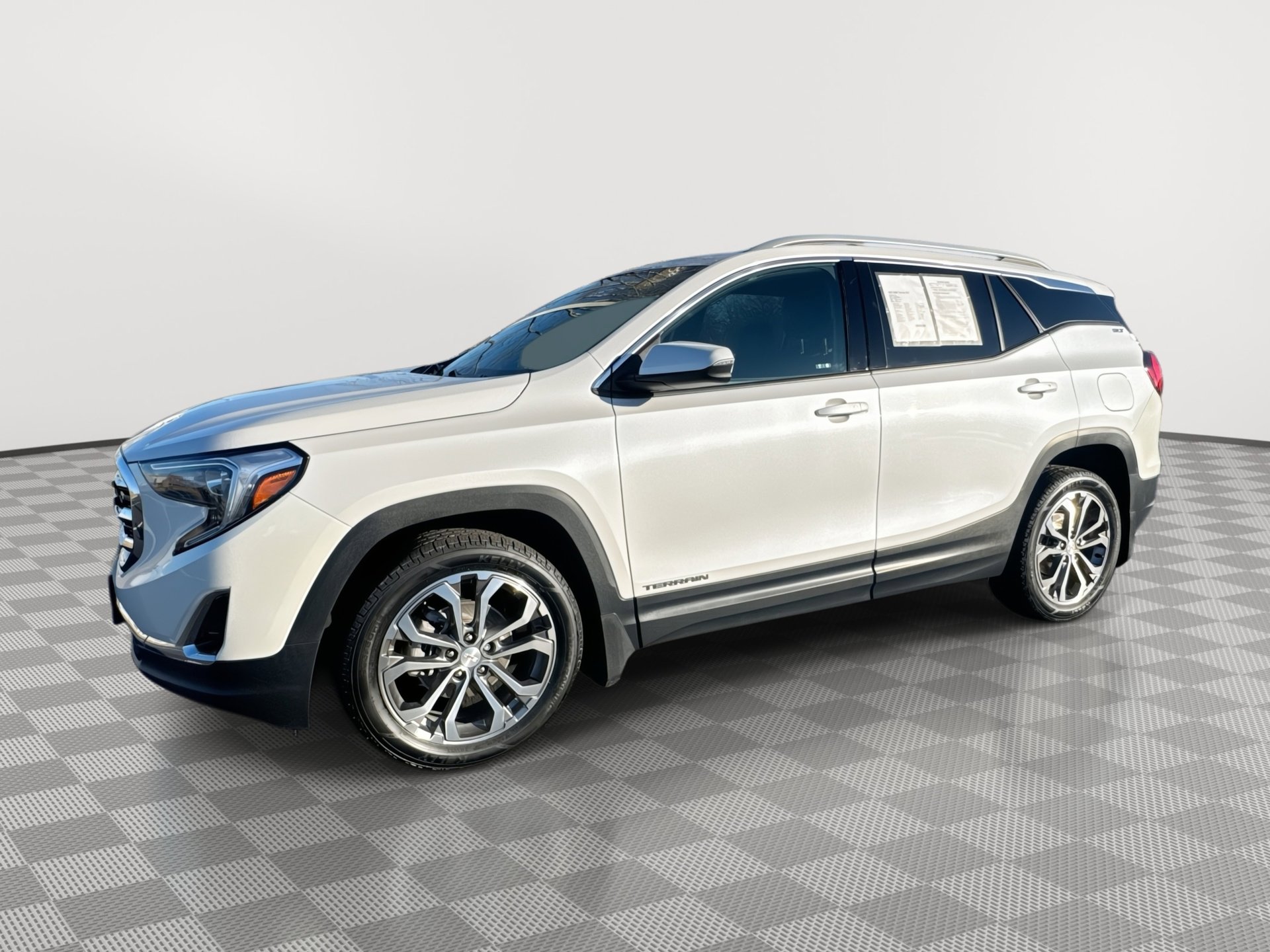 Used 2021 GMC Terrain SLT image 1