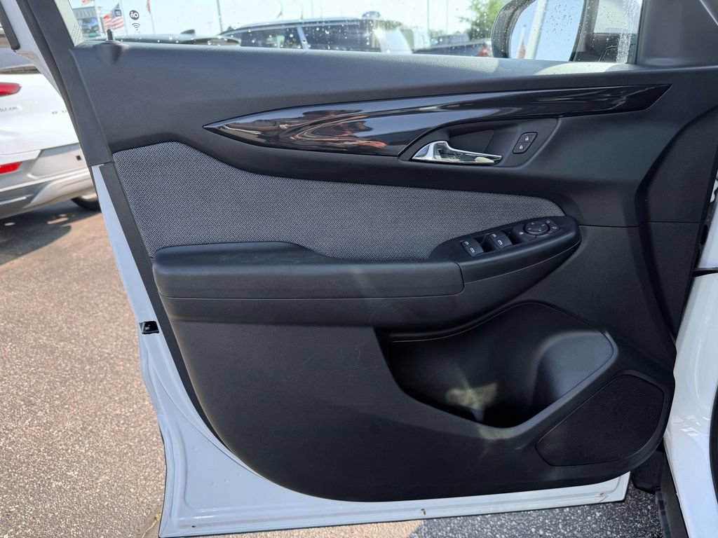 Used 2025 Chevrolet TrailBlazer LT AWD/4WD image 11