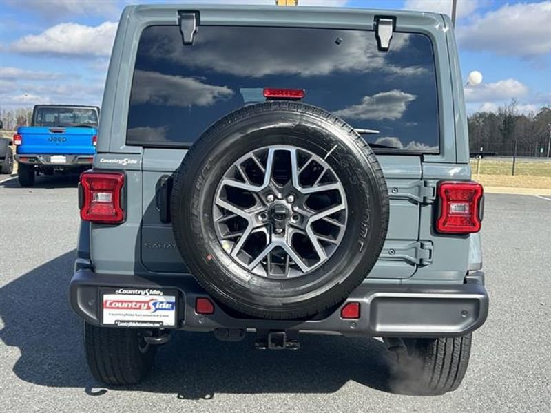 New 2026 Jeep Wrangler Unlimited Sahara AWD/4WD image 8