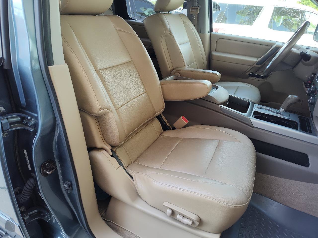 Used 2010 Nissan Titan LE RWD image 22