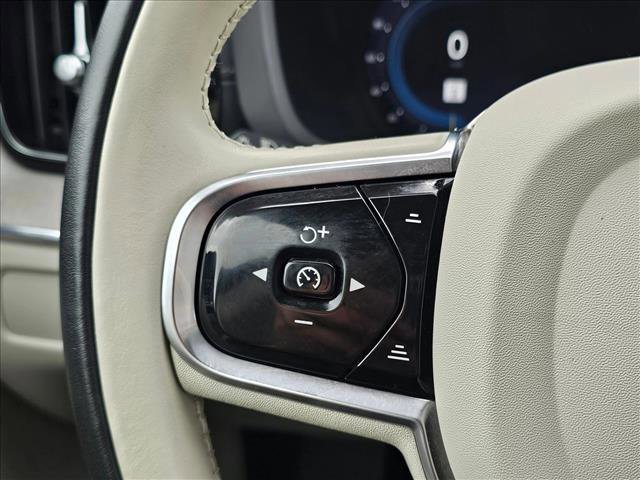 Used 2023 Volvo XC60 B5 Ultimate image 20